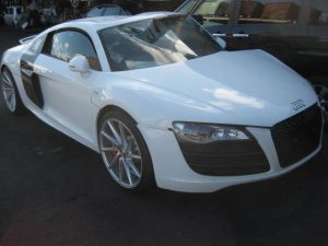 アウディ　R8